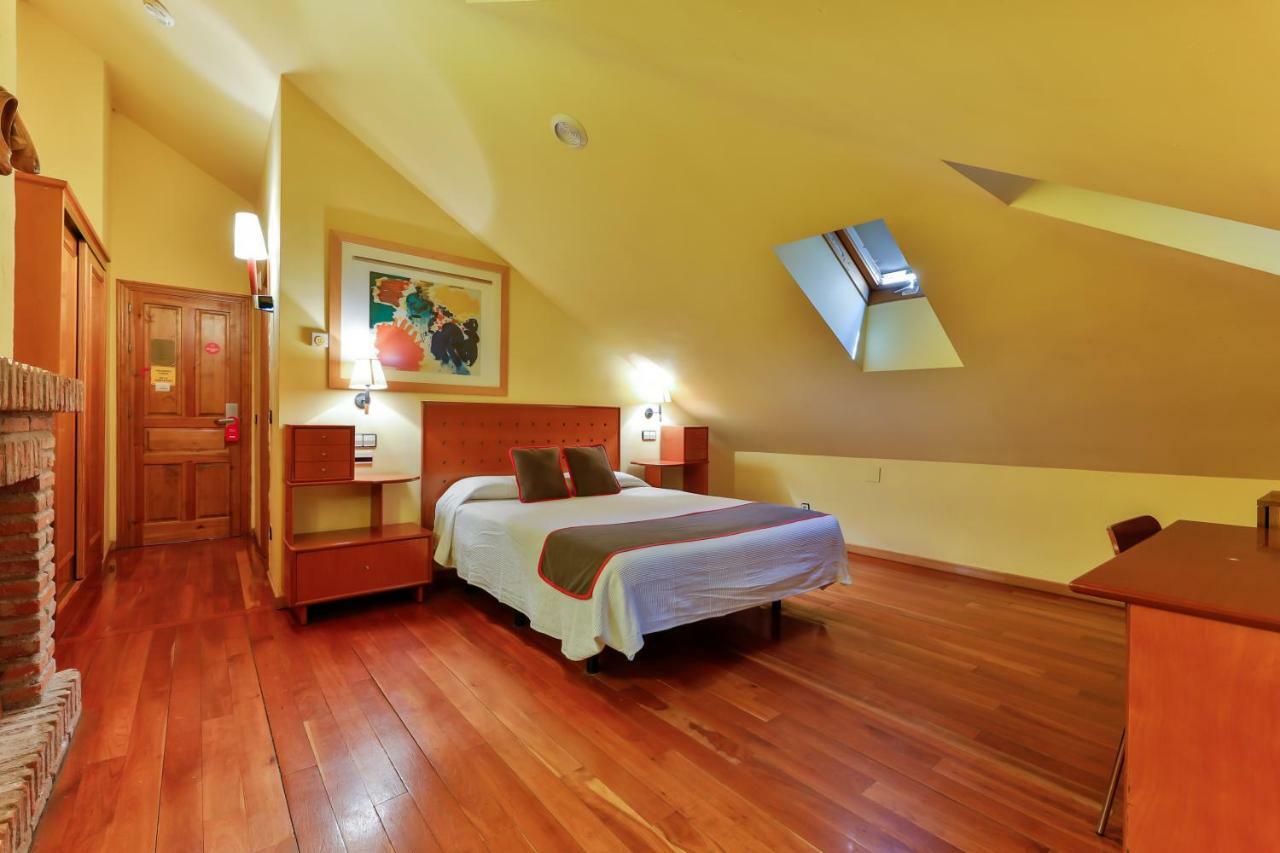 Casa Rural La Chata By Vivere Stays Valsain Ngoại thất bức ảnh